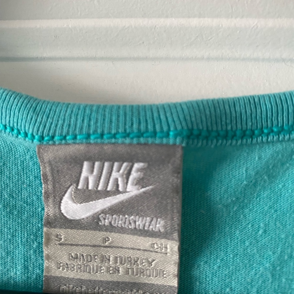 Nike Tank - Picture 3 of 5